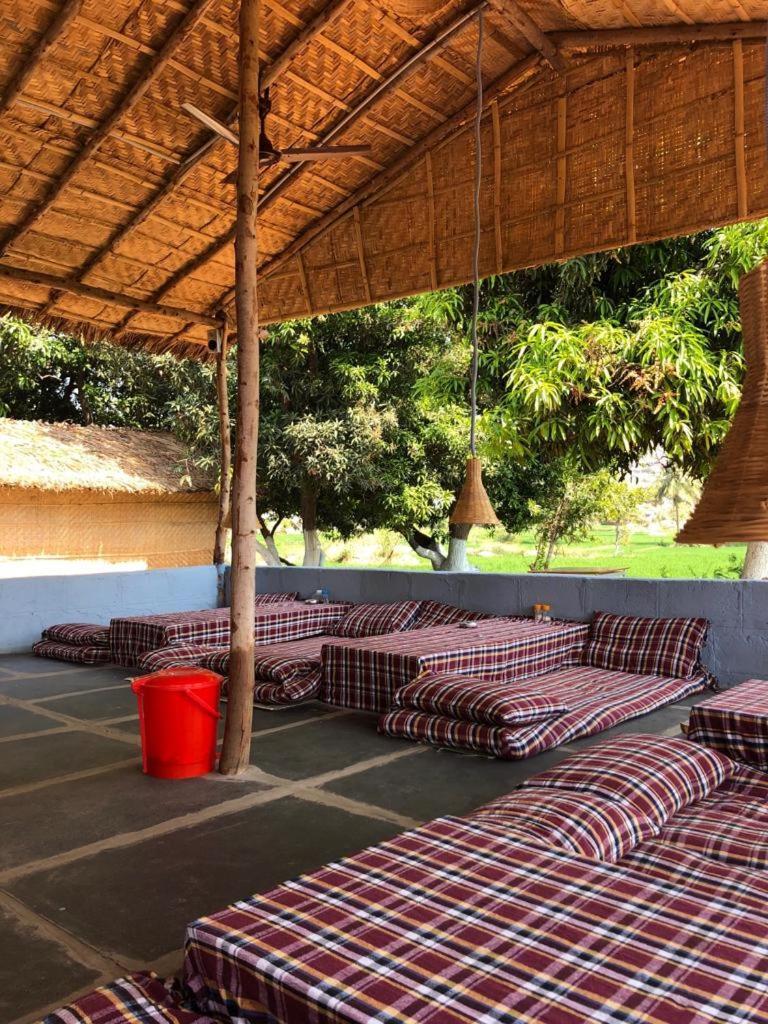 Sunrise Guest House & Restaurant Hampi Zewnętrze zdjęcie